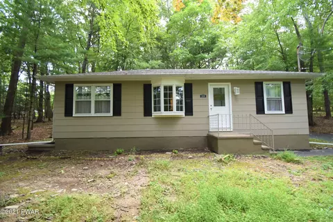 108 Outer Dr, Dingmans Ferry, PA 18328 photo 2