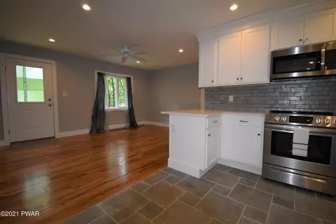 108 Outer Dr, Dingmans Ferry, PA 18328 photo 5