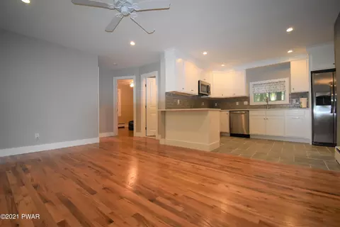 108 Outer Dr, Dingmans Ferry, PA 18328 photo 8