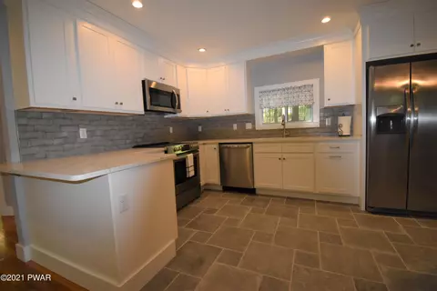 108 Outer Dr, Dingmans Ferry, PA 18328 photo 7