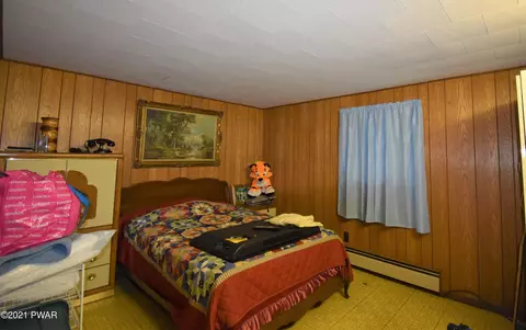 115 E Lake Dr, Dingmans Ferry, PA 18328 photo 9