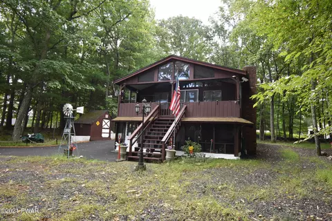 115 E Lake Dr, Dingmans Ferry, PA 18328 photo 2