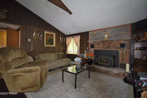 115 E Lake Dr, Dingmans Ferry, PA 18328 photo 7
