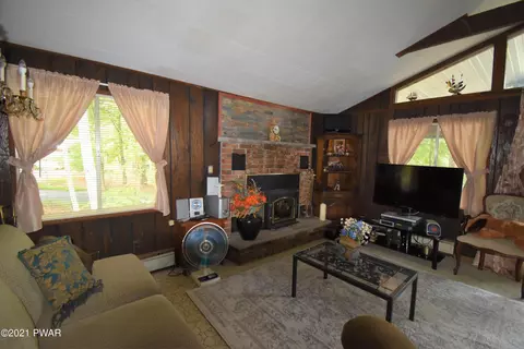 115 E Lake Dr, Dingmans Ferry, PA 18328 photo 6
