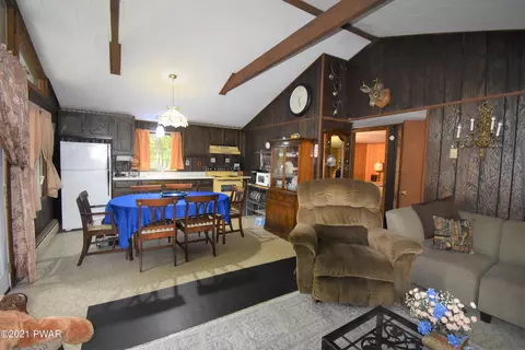 115 E Lake Dr, Dingmans Ferry, PA 18328 photo 5