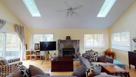 103 Summer Dr, Dingmans Ferry, PA 18328 photo 8