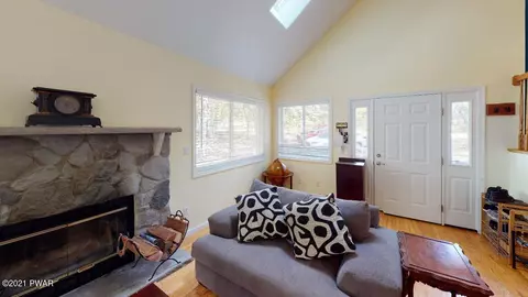 103 Summer Dr, Dingmans Ferry, PA 18328 photo 7