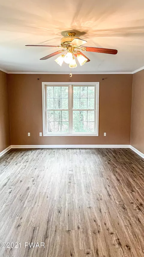 159 Fox Rd, Dingmans Ferry, PA 18328 photo 12