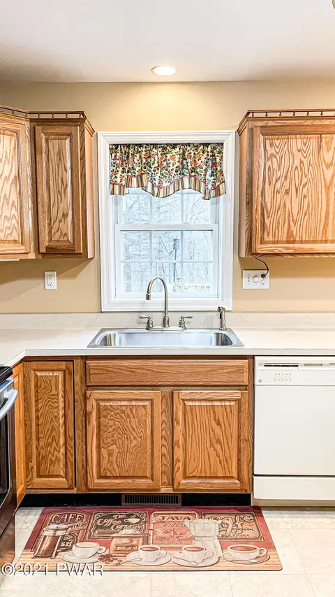 159 Fox Rd, Dingmans Ferry, PA 18328 photo 19