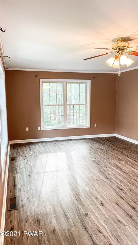 159 Fox Rd, Dingmans Ferry, PA 18328 photo 8