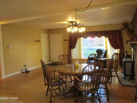 2273 Walnut Trl, Bushkill, PA 18324 photo 5