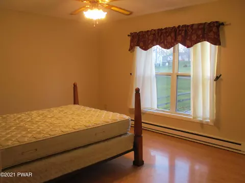 2273 Walnut Trl, Bushkill, PA 18324 photo 10
