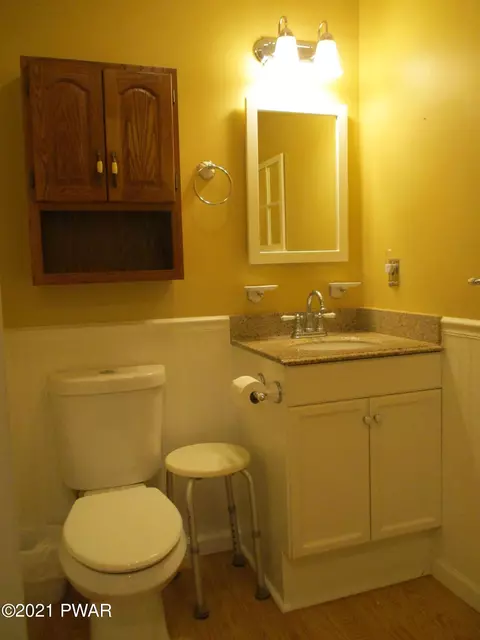 2273 Walnut Trl, Bushkill, PA 18324 photo 13