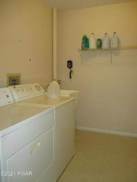 2273 Walnut Trl, Bushkill, PA 18324 photo 19