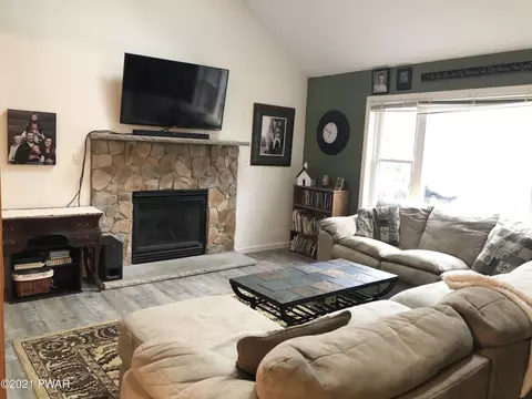 179 Spring Dr, Dingmans Ferry, PA 18328 photo 10