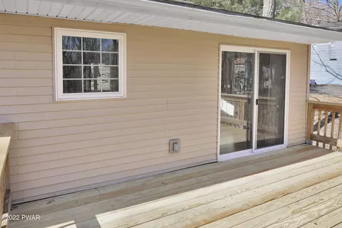 135 Spring Dr, Dingmans Ferry, PA 18328 photo 11