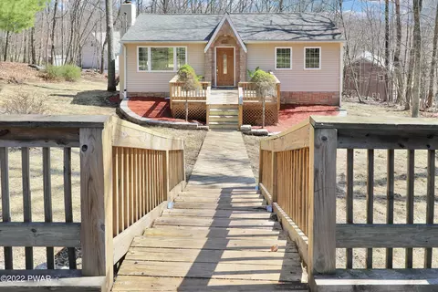 135 Spring Dr, Dingmans Ferry, PA 18328 photo 4