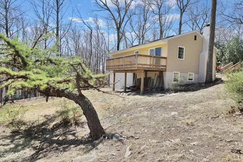 135 Spring Dr, Dingmans Ferry, PA 18328 photo 8