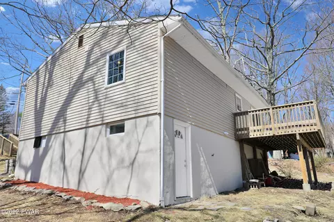 135 Spring Dr, Dingmans Ferry, PA 18328 photo 7