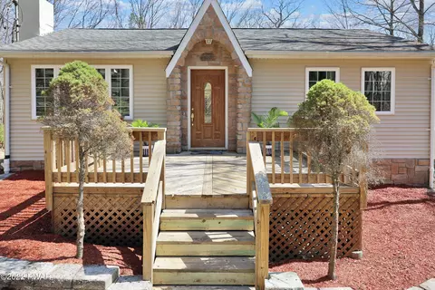 135 Spring Dr, Dingmans Ferry, PA 18328 photo 1