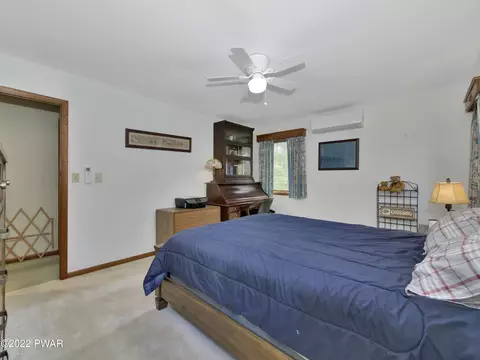 124 E Lake Dr, Dingmans Ferry, PA 18328 photo 24