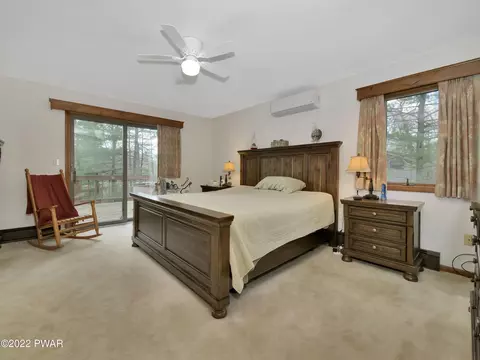 124 E Lake Dr, Dingmans Ferry, PA 18328 photo 21