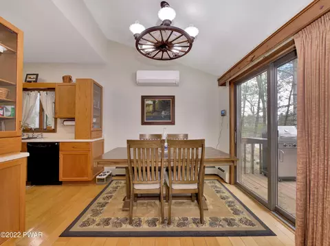 124 E Lake Dr, Dingmans Ferry, PA 18328 photo 11