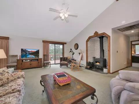 124 E Lake Dr, Dingmans Ferry, PA 18328 photo 17