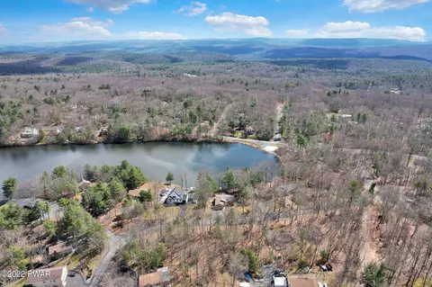 124 E Lake Dr, Dingmans Ferry, PA 18328 photo 39
