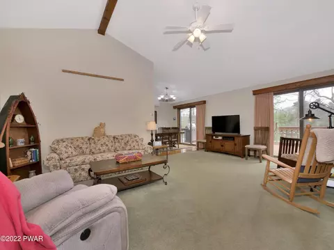 124 E Lake Dr, Dingmans Ferry, PA 18328 photo 16
