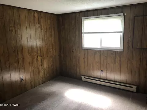 228 Westfall Dr, Dingmans Ferry, PA 18328 photo 7