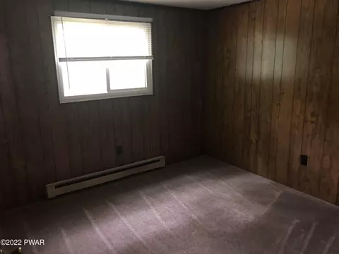 228 Westfall Dr, Dingmans Ferry, PA 18328 photo 8