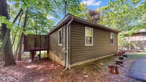 131 Outer Dr, Dingmans Ferry, PA 18328 photo 18