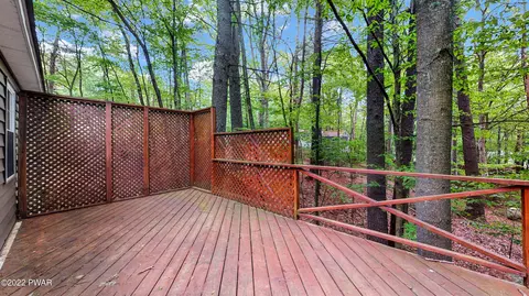 131 Outer Dr, Dingmans Ferry, PA 18328 photo 11