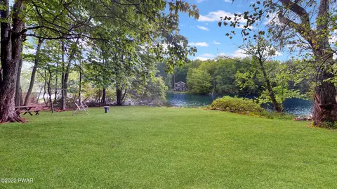 131 Outer Dr, Dingmans Ferry, PA 18328 photo 3