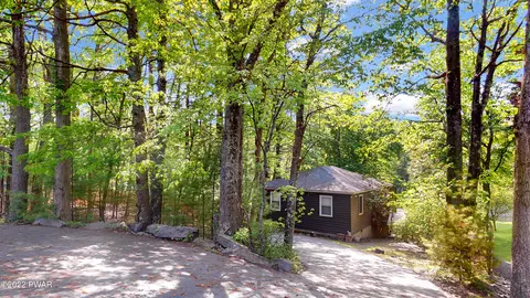 131 Outer Dr, Dingmans Ferry, PA 18328 photo 16
