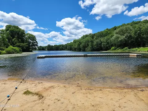 152 Dunchurch Dr, Bushkill, PA 18324 photo 12