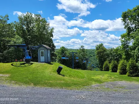 152 Dunchurch Dr, Bushkill, PA 18324 photo 17