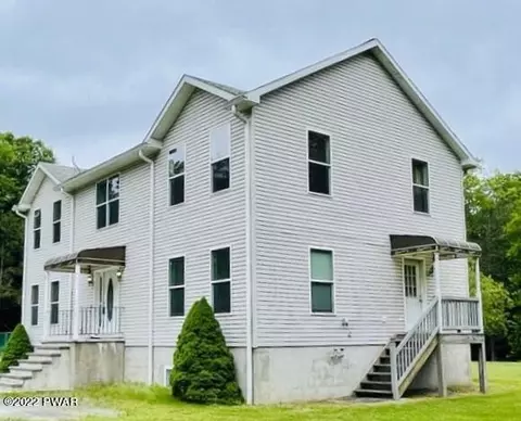 40 Crane Rd, Lakeville, PA 18438