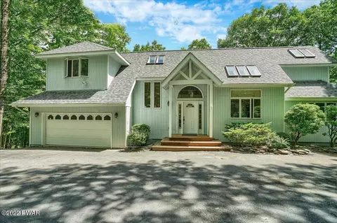 109 Cottonwood Dr, Lords Valley, PA 18428