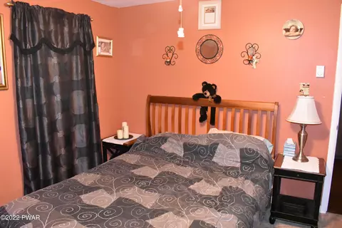 237 Brewster Rd, Dingmans Ferry, PA 18328 photo 10
