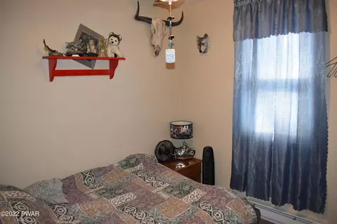 237 Brewster Rd, Dingmans Ferry, PA 18328 photo 11