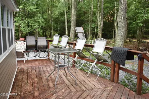237 Brewster Rd, Dingmans Ferry, PA 18328 photo 13