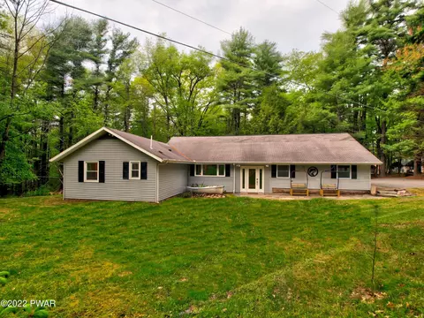 136 Lightning Way, Paupack, PA 18451 photo 7