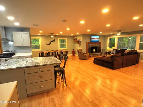 136 Lightning Way, Paupack, PA 18451 photo 17