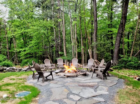 136 Lightning Way, Paupack, PA 18451 photo 12