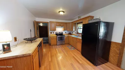 2186 Spring Rd, Dingmans Ferry, PA 18328 photo 4