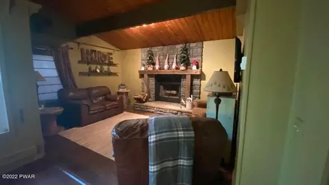 1055 E Deer Run, Bushkill, PA 18324 photo 16