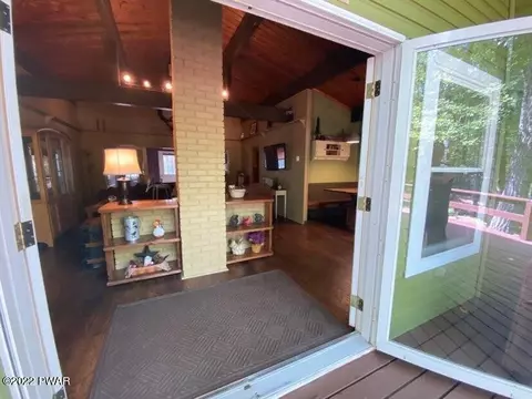 1055 E Deer Run, Bushkill, PA 18324 photo 7
