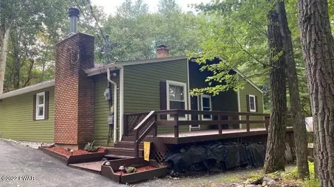 1055 E Deer Run, Bushkill, PA 18324 photo 2